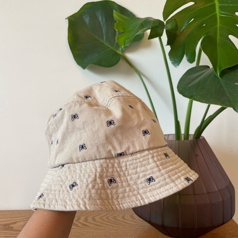 Bucket hat